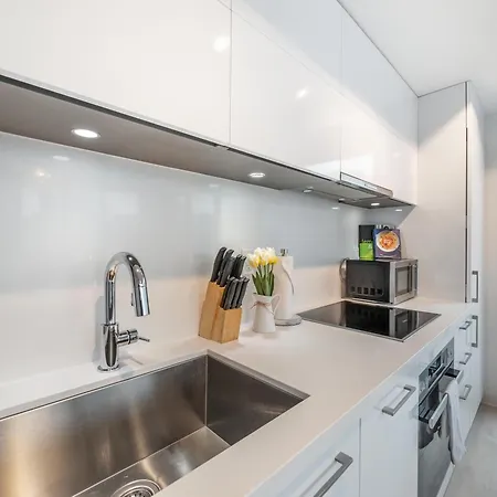 Designer One Bedroom Suite - Yorkville Toronto Exterior photo
